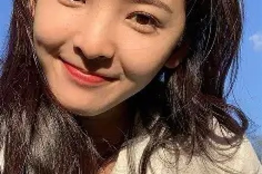薛小婉任权领证