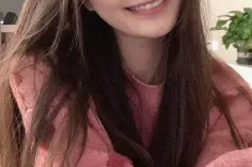 刘亦菲最近的处境比LV棋盘格还绕人！一边是全球代言人要压轴待命一边撞上品牌维权风波去挨骂不去又违约