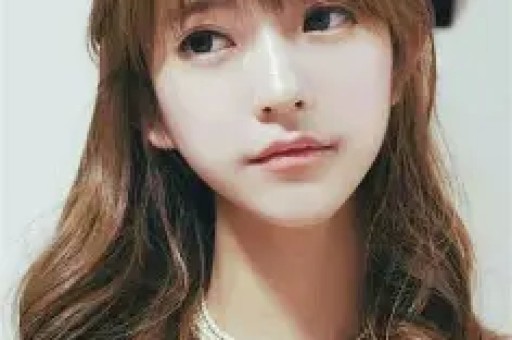 杭州女博主独食遭黄总隔空猎艳后续当事人身份被扒系视频博主黄总疑似餐厅股东网友质疑摆拍媒体发声：勿让善意被流量消耗