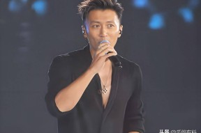 霍震霆全程没鼓掌张敬轩突然病退英皇演唱会彻底翻车
